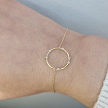  Armbandet i 18k guld cirkel med kristaller