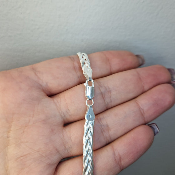 Flätat silver halsband