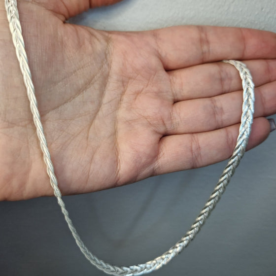 Flätat silver halsband