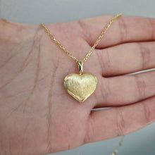  Halsband och hängsmycke matt hjärta 18k guld