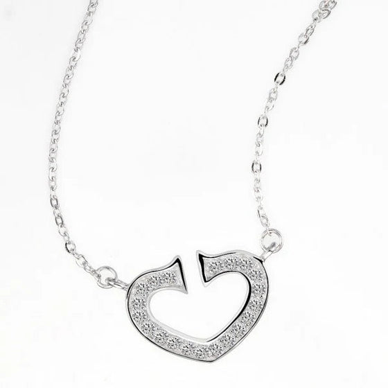 Halsband i äkta silver ett hjärta med kristaller