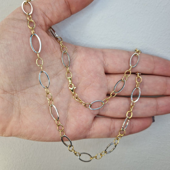 Två-färgat collier ovala ringar