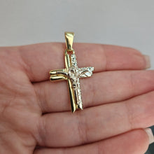  Tvåfärgat 18k guld kors med Jesus