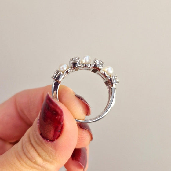 Silver ring med pärlor & stenar