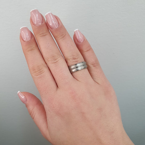 Förlovningsring i titan