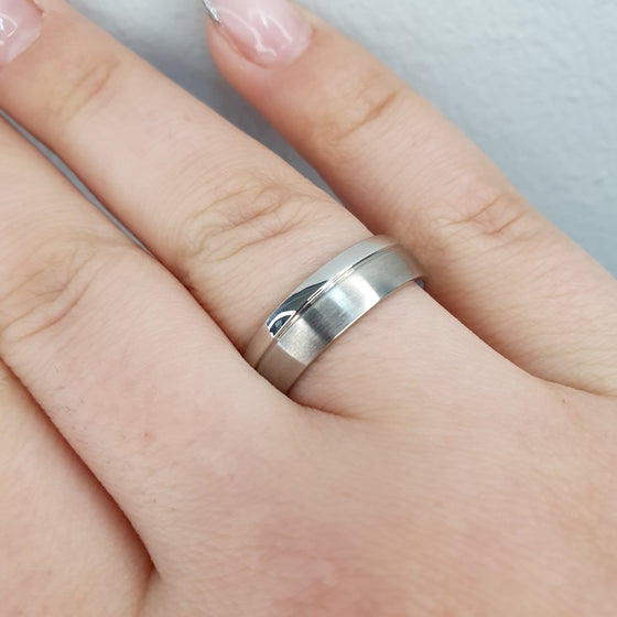 Förlovningsring Matt med blank design i rostfritt stål