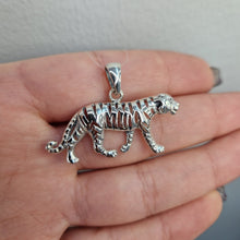  Hängsmycke tiger