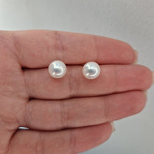  Örhängen med sötvattenspärlor i 18k guld 8mm